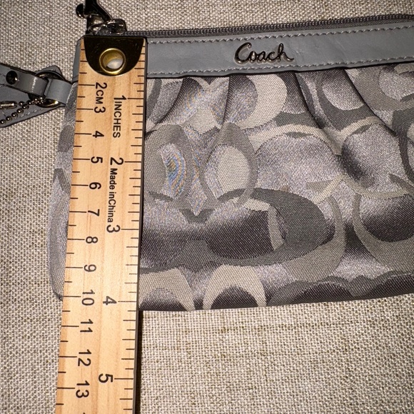 Coach | Small Silver Wristlet in Signature Canvas Print and Leather Trim - Picture 4 of 6